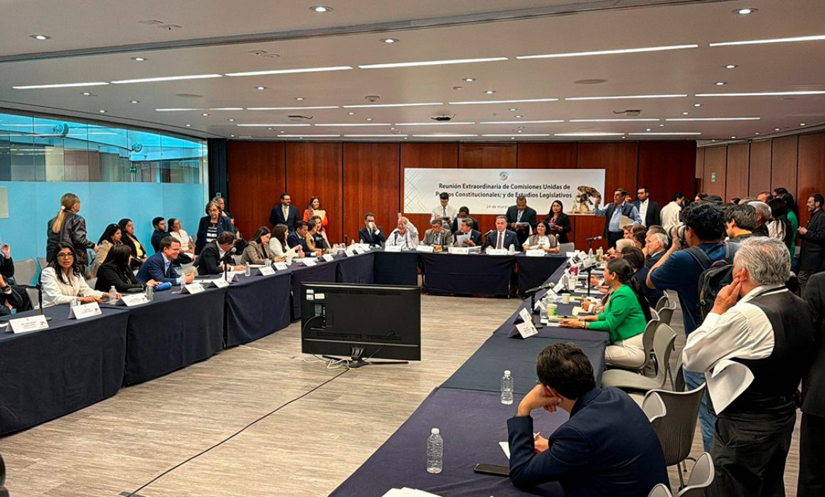 Avanza Plan B electoral al Pleno del Senado; PT se ausenta de votación