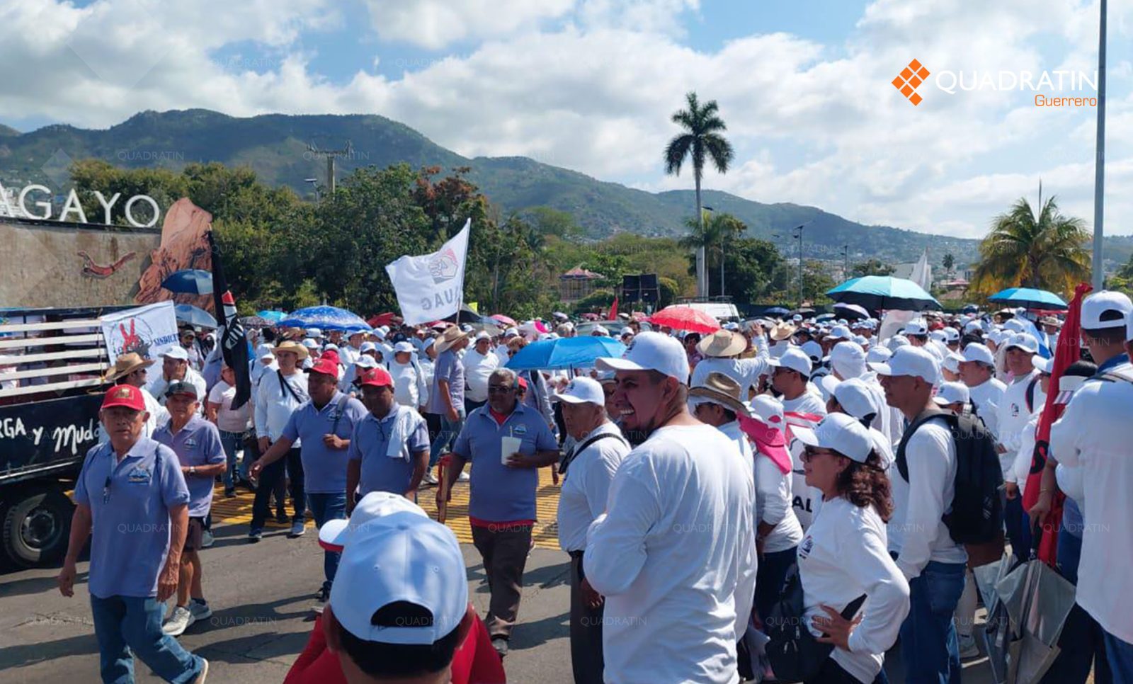 Marchan unos 12 mil por el Día del Trabajo en la Costera de Acapulco ...