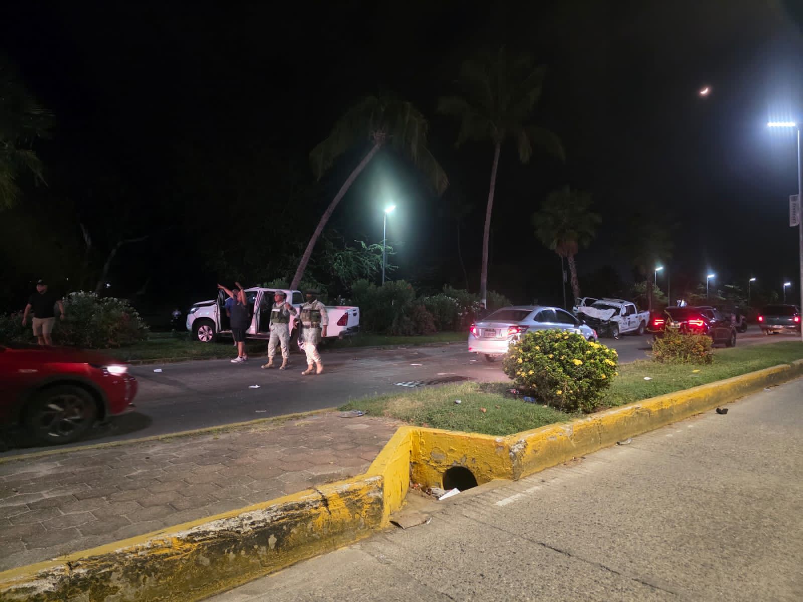 Choque deja 3 policías y un hombre lesionados en Acapulco