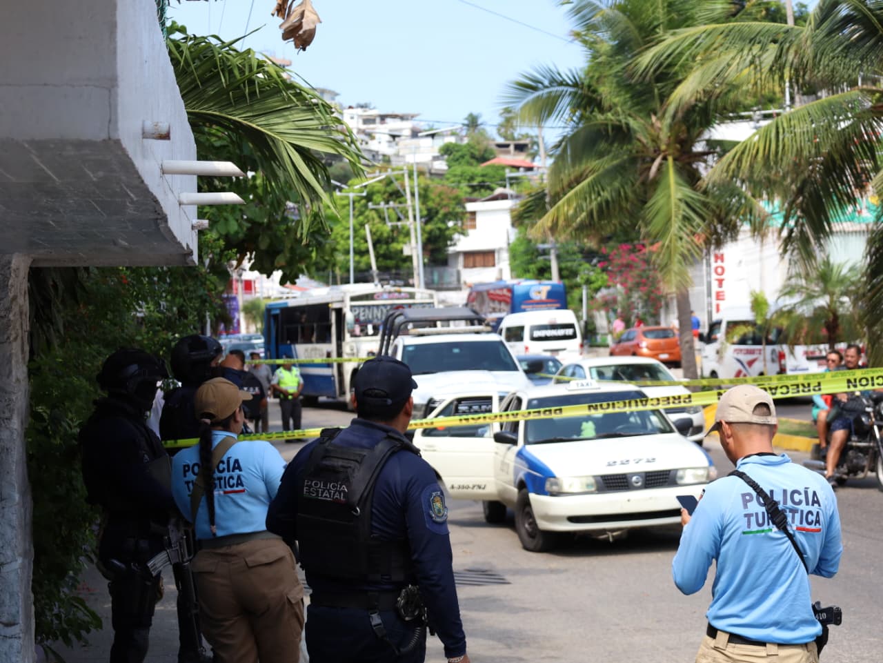 Muere turista dentro de un taxi en la Costera de Acapulco - Quadratín ...