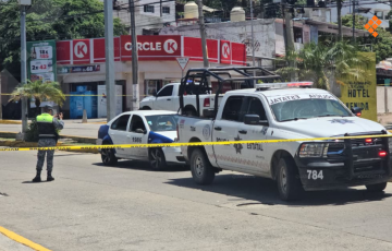 Asesinan a balazos a taxista en plena Costera de Acapulco
