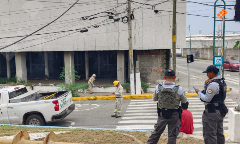 Acapulco: intenta robar cable de poste de CFE y sufre descarga eléctrica