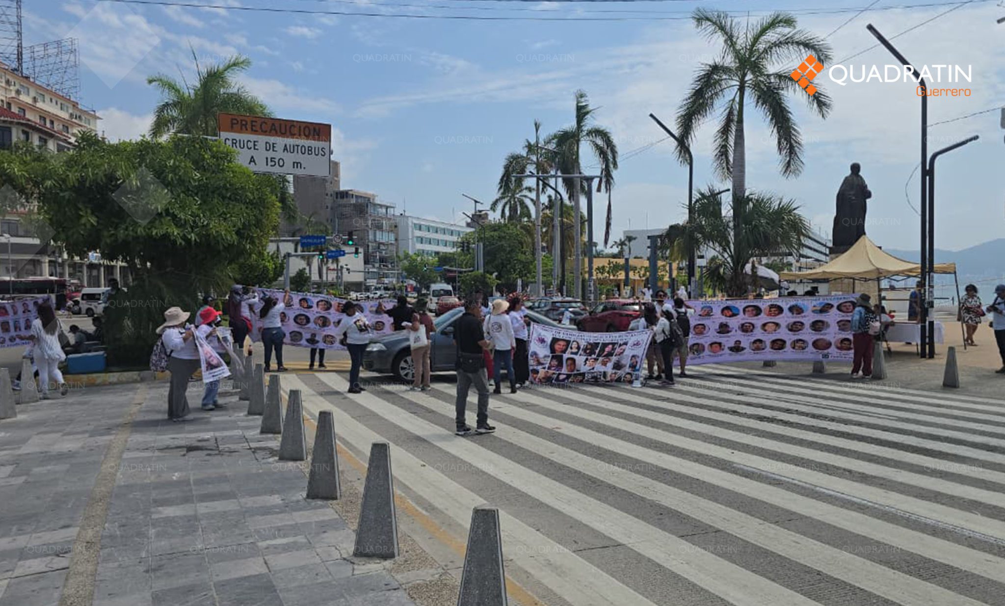Gro Gro Bloquean por fichas de desaparecidos quitadas de El Malecón de Acapulco ...