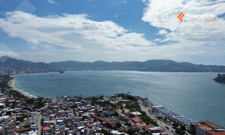 Regresa el sol en Acapulco luego de que se alejó el huracán Polo