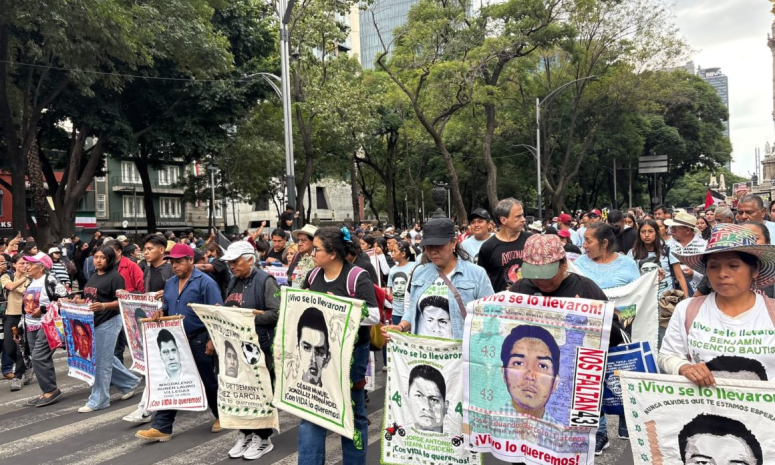 Gobierno, sin voluntad de esclarecer caso de los 43: madre de normalista