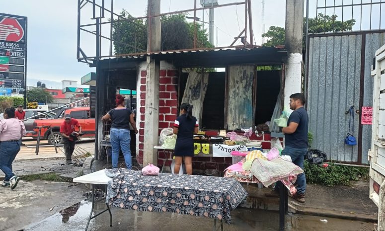 Se incendia negocio de venta de bolillos rellenos en Ometepec