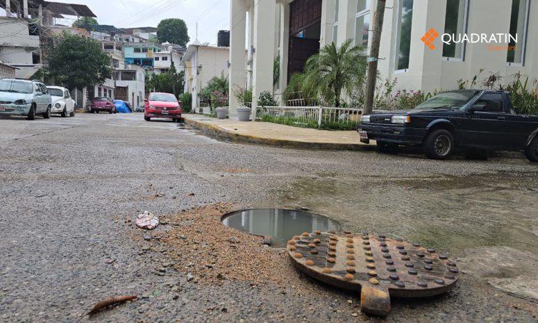 Colapsan drenajes y escurre hasta excremento en Acapulco