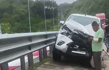 Carambola de 4 vehículos en la Autopista del Sol; 4 lesionados