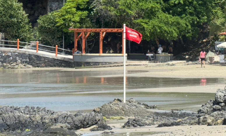 Cierra puerto de Zihuatanejo a la navegación por el huracán Vance