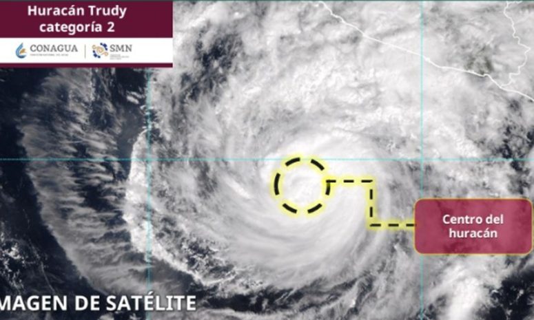 Se debilita el huracán Trudy a categoría 2 al suroeste de Acapulco